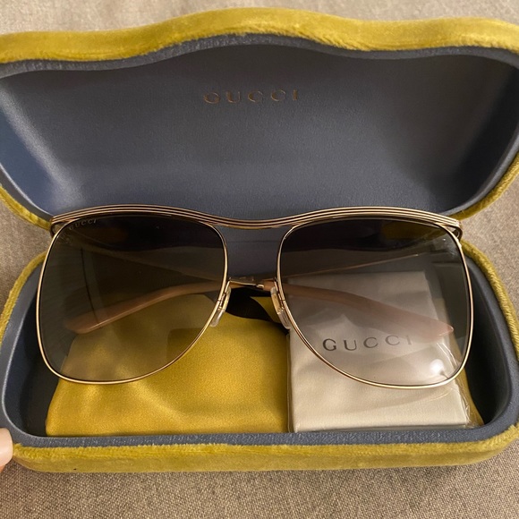 Gucci Sunglasses - Picture 3 of 4